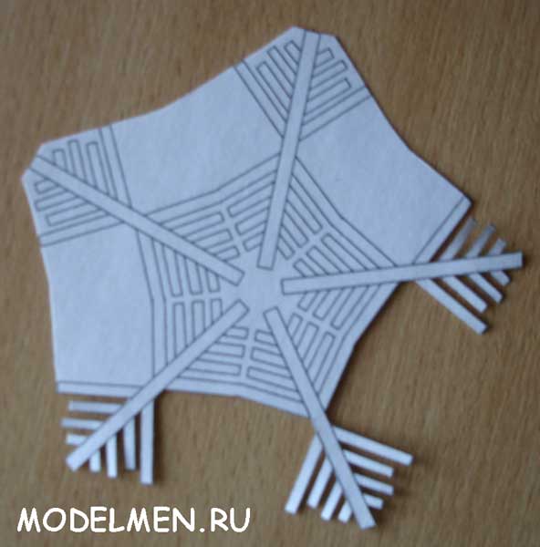 Сложная снежинка из пенопласта