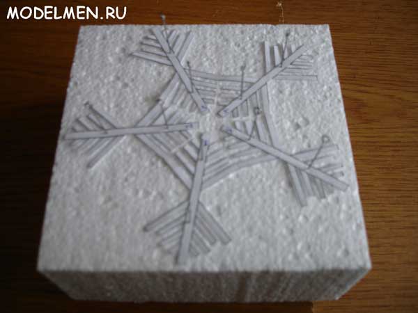 Сложная снежинка из пенопласта
