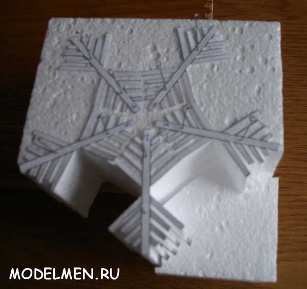 Сложная снежинка из пенопласта